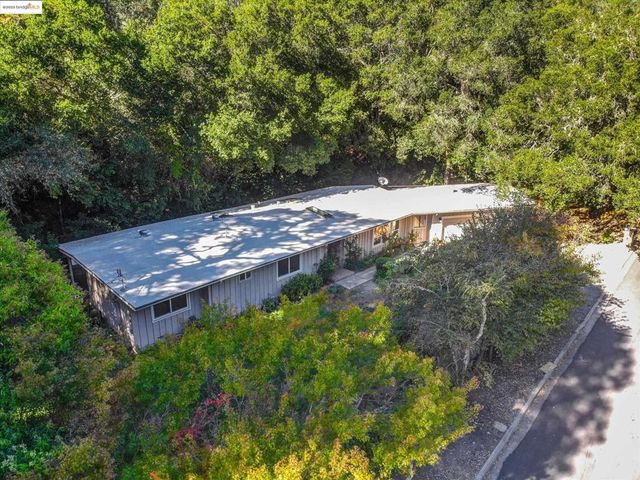 7 Saint Stephens Dr, Orinda, CA 94563