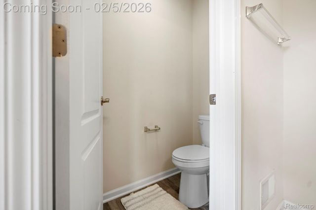 4782 Broomfield Way, Lake Orion Village, MI 48359