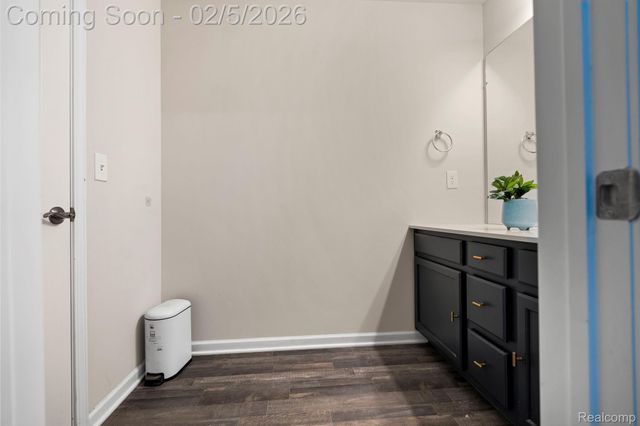 4782 Broomfield Way, Lake Orion Village, MI 48359