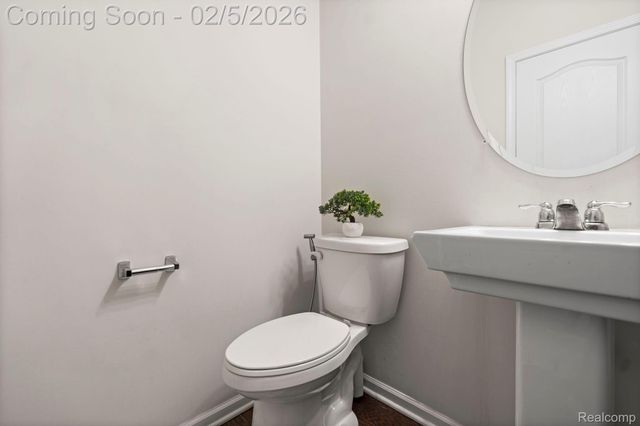 4782 Broomfield Way, Lake Orion Village, MI 48359