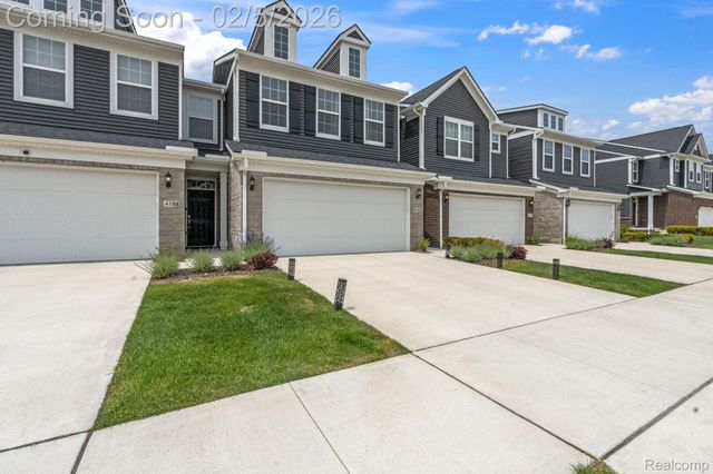 4782 Broomfield Way, Lake Orion Village, MI 48359