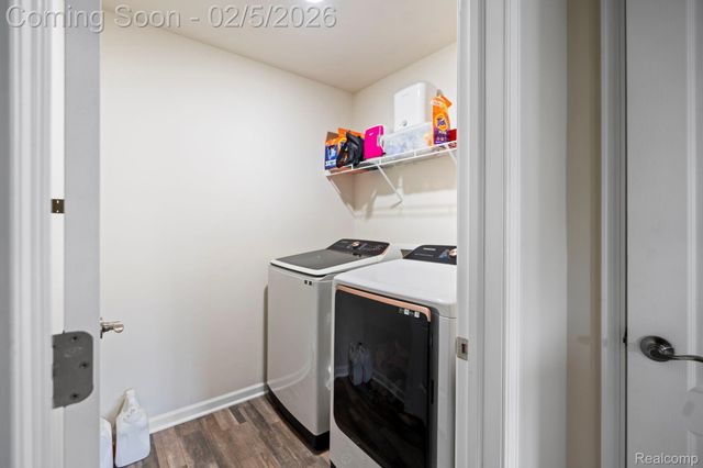 4782 Broomfield Way, Lake Orion Village, MI 48359