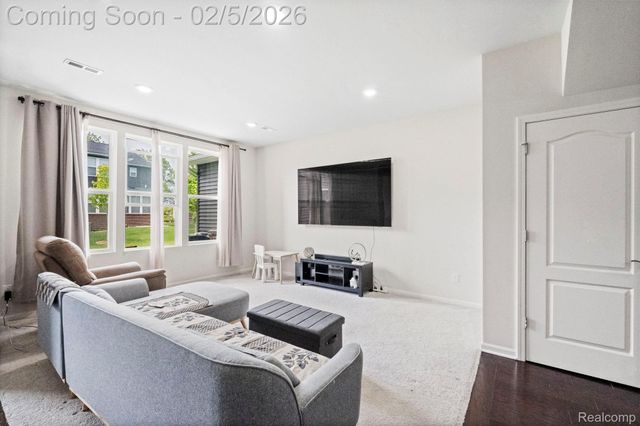 4782 Broomfield Way, Lake Orion Village, MI 48359