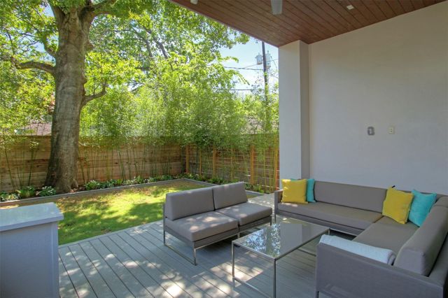 6017 San Felipe Street, Houston, TX 77057