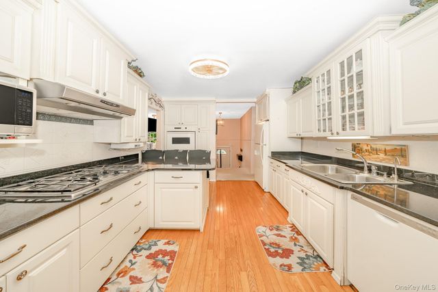 247 Bow Drive, Hauppauge, NY 11788