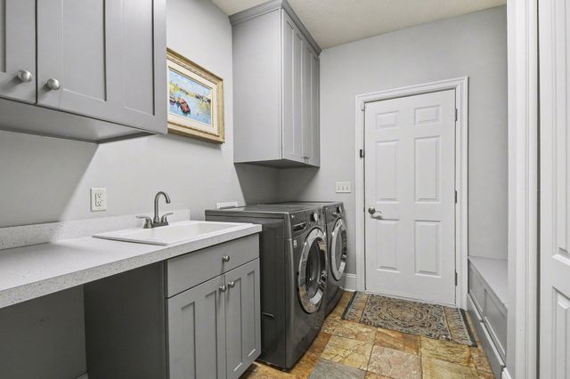 7901 Sandy Hollow Drive Se, Cascade Twp, MI 49302