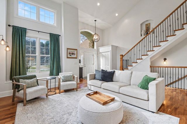 7901 Sandy Hollow Drive Se, Cascade Twp, MI 49302