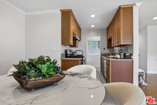 3907 La Crescenta Avenue 203, La Crescenta, CA 91214