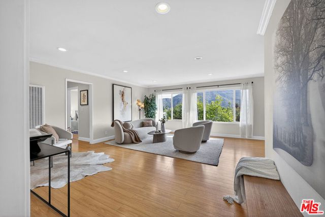 3907 La Crescenta Avenue 203, La Crescenta, CA 91214