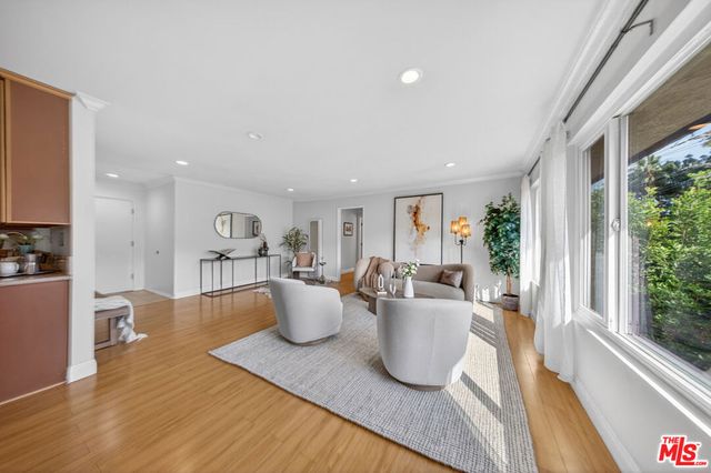 3907 La Crescenta Avenue 203, La Crescenta, CA 91214