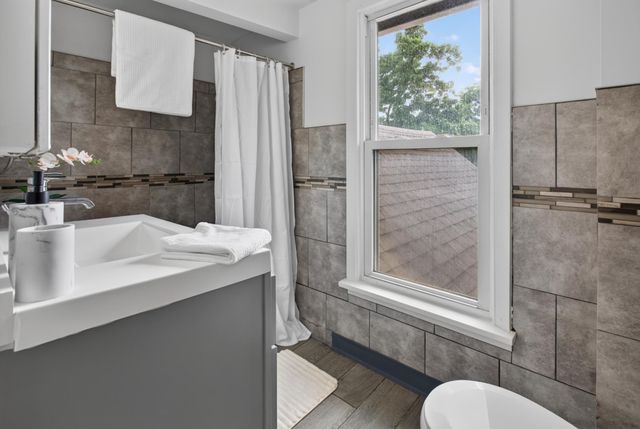 4051 Bryant Avenue N, Minneapolis, MN 55412