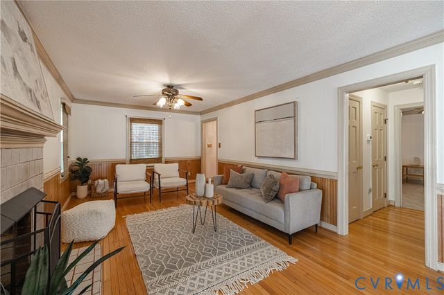 17330 Branders Bridge Rd, Colonial Heights, VA 23834