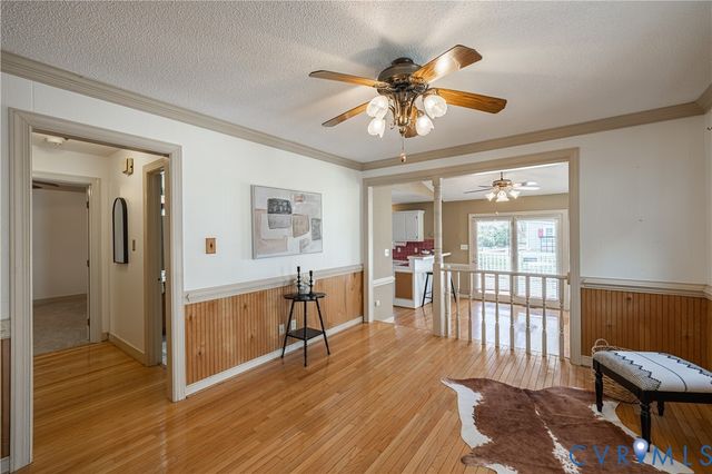 17330 Branders Bridge Rd, Colonial Heights, VA 23834