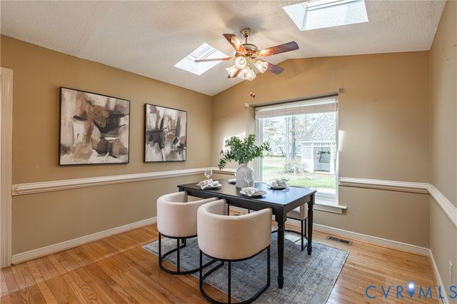 17330 Branders Bridge Rd, Colonial Heights, VA 23834