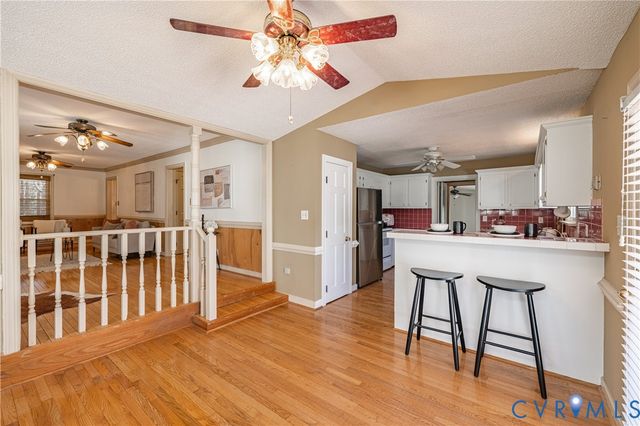 17330 Branders Bridge Rd, Colonial Heights, VA 23834