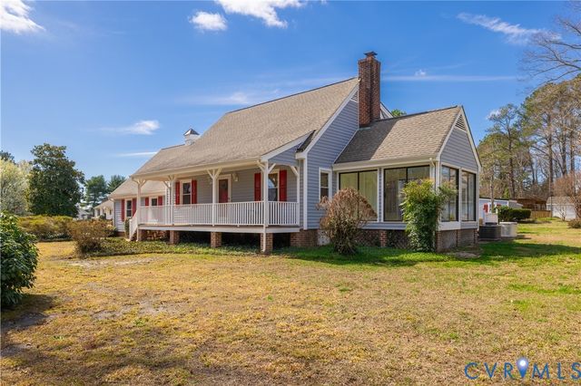 17330 Branders Bridge Rd, Colonial Heights, VA 23834