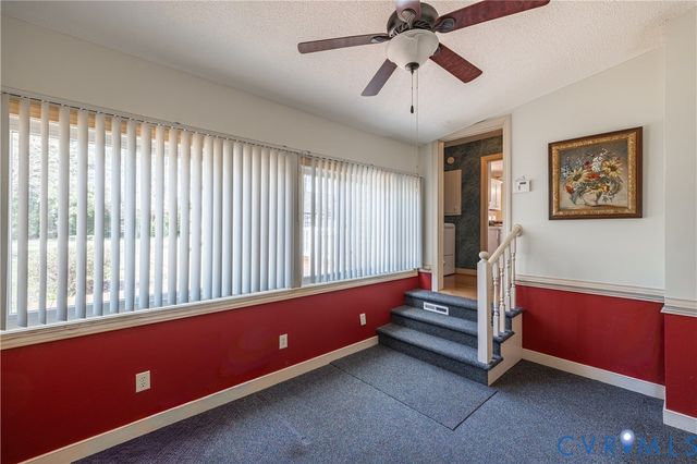 17330 Branders Bridge Rd, Colonial Heights, VA 23834