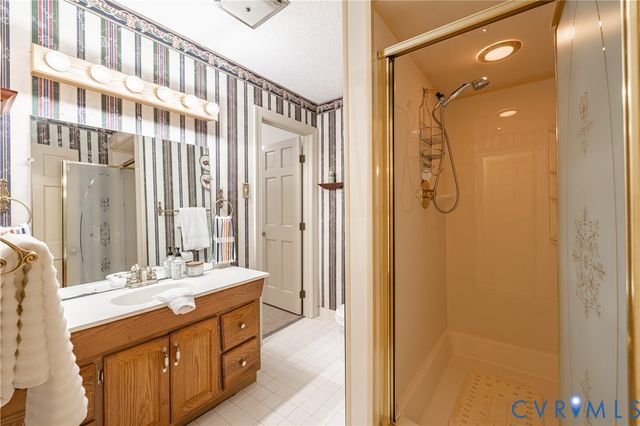 17330 Branders Bridge Rd, Colonial Heights, VA 23834