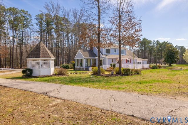 17330 Branders Bridge Rd, Colonial Heights, VA 23834
