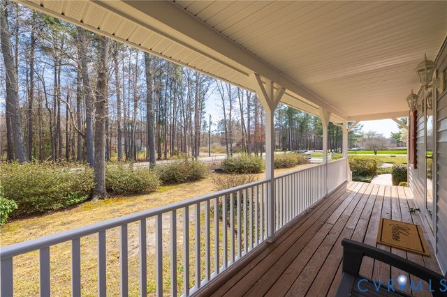 17330 Branders Bridge Rd, Colonial Heights, VA 23834