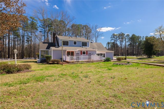 17330 Branders Bridge Rd, Colonial Heights, VA 23834