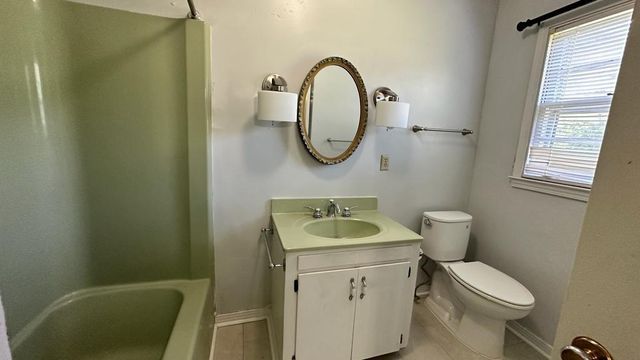 2766 Barksdale Drive N, Mobile, AL 36606