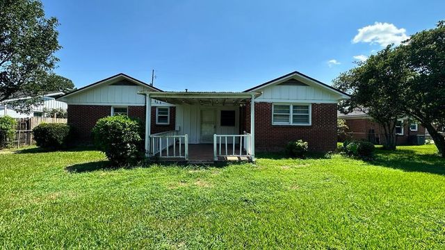 2766 Barksdale Drive N, Mobile, AL 36606