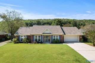 2819 Willowick Trail, Owens Cross Roads, AL 35763