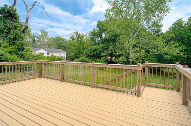 5539 NW Adrian Avenue, Houston Lake, MO 64151