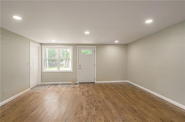 5539 NW Adrian Avenue, Houston Lake, MO 64151