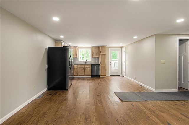 5539 NW Adrian Avenue, Houston Lake, MO 64151