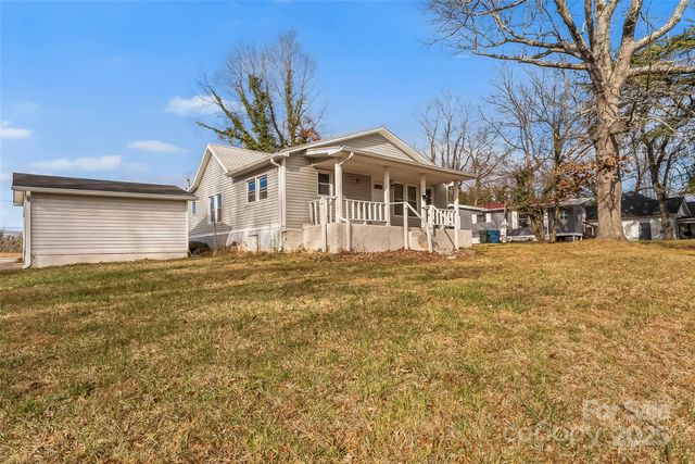 618 S Center Street, Hickory, NC 28602