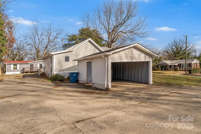 618 S Center Street, Hickory, NC 28602