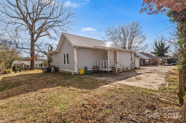 618 S Center Street, Hickory, NC 28602