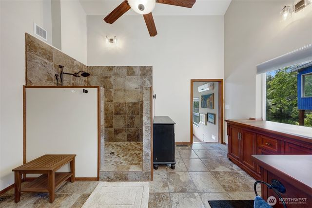292 NE Lake Drive, Tahuya, WA 98588