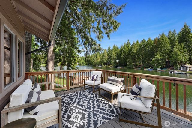 292 NE Lake Drive, Tahuya, WA 98588