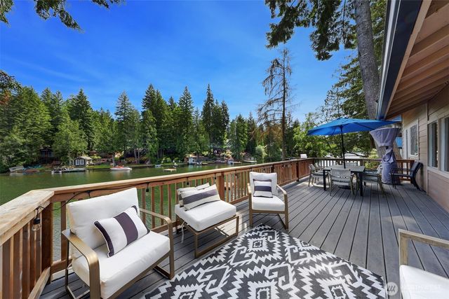 292 NE Lake Drive, Tahuya, WA 98588