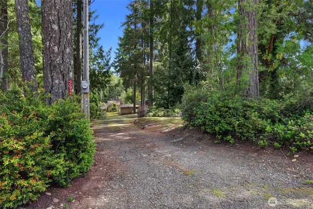 292 NE Lake Drive, Tahuya, WA 98588