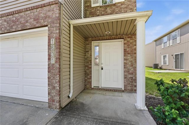 1631 Garrett Drive, Blue Springs, MO 64015