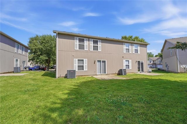 1631 Garrett Drive, Blue Springs, MO 64015