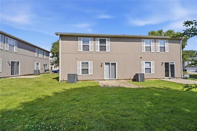 1631 Garrett Drive, Blue Springs, MO 64015