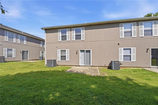 1631 Garrett Drive, Blue Springs, MO 64015
