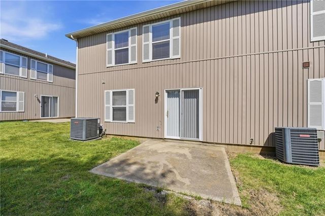 1631 Garrett Drive, Blue Springs, MO 64015