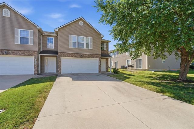 1631 Garrett Drive, Blue Springs, MO 64015