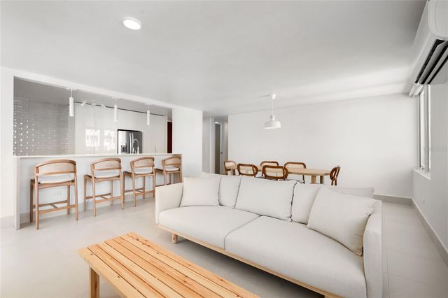 4123 ISLA VERDE AVE, WALDORF TOWER PH-4, Carolina, PR 00979