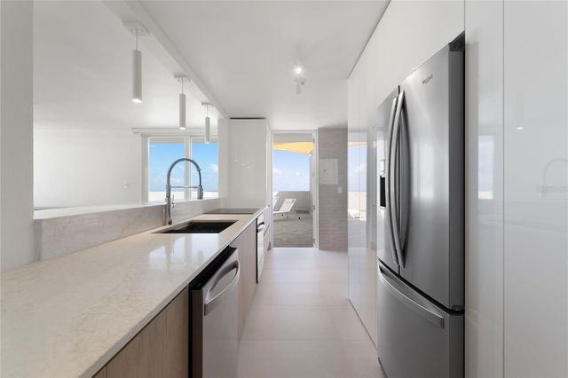 4123 ISLA VERDE AVE, WALDORF TOWER PH-4, Carolina, PR 00979