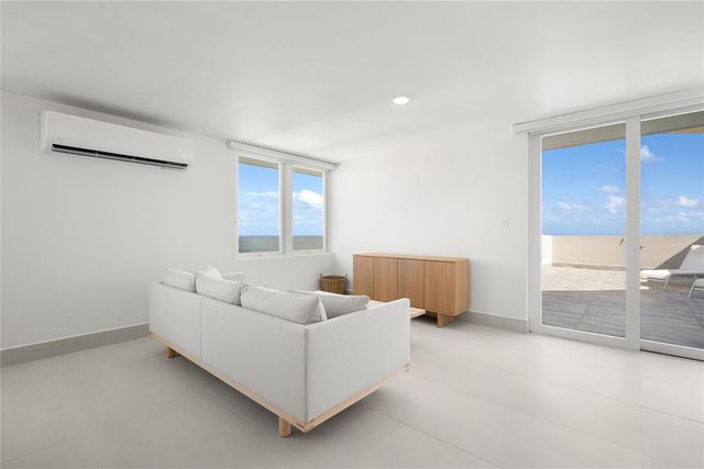 4123 ISLA VERDE AVE, WALDORF TOWER PH-4, Carolina, PR 00979