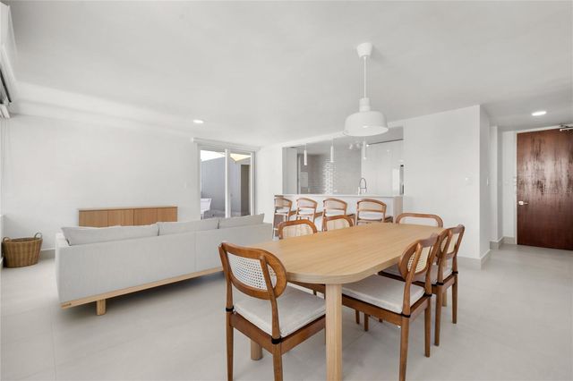 4123 ISLA VERDE AVE, WALDORF TOWER PH-4, Carolina, PR 00979