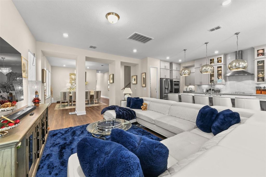 Image 27 of property listing at 6048 BIMINI TWIST LOOP, Orlando, FL 32819