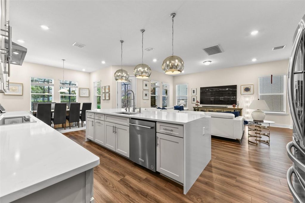 Image 32 of property listing at 6048 BIMINI TWIST LOOP, Orlando, FL 32819